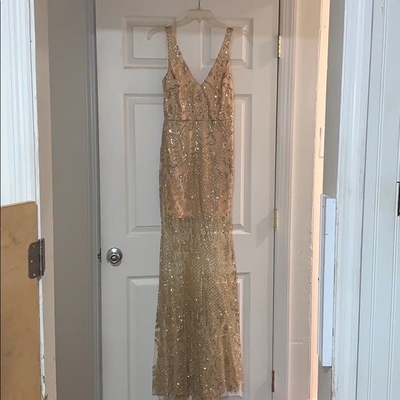 Woman’s Special Occasion Dress. New - Picture 1 of 8
